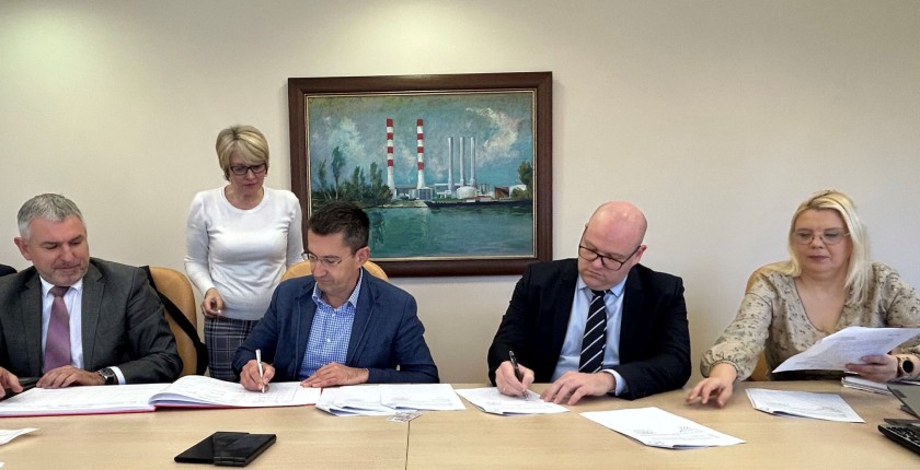 Serbia power heating utilities sign contract on heating pipeline tent obrenovac cogeneration