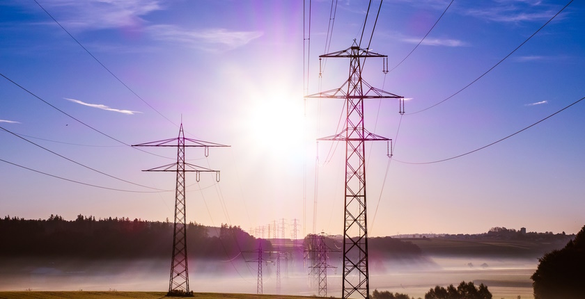 Greacă PPC cumpără părți interesate minoritare din cinci companii de energie electrică din România