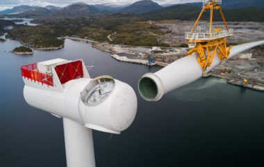 How looks like the construction of the largest floating wind farm