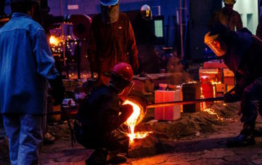 decarbonizing steel industry hydrogen profitability