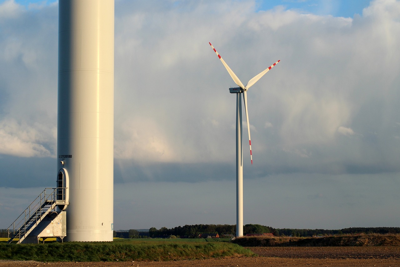 România primește undă verde a UE pentru 3 miliarde de euro subvenții eoliene și solare