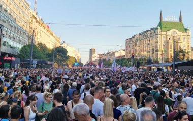Protesters Serbia block railway campaign to ban lithium mining