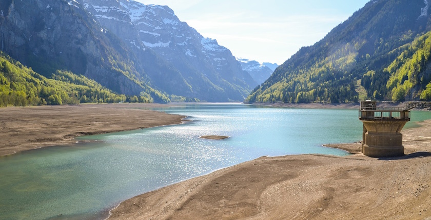 2023 was driest year for world's rivers in over three decades lake
