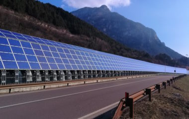 Pilot project in Germany Solar systems along motorways