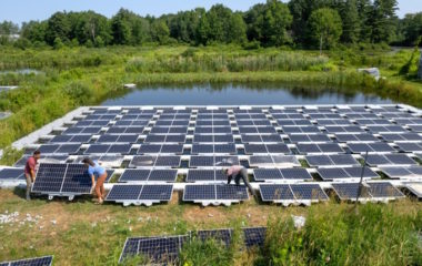 Floating solar power plants on small water bodies promote greenhouse gas emissions