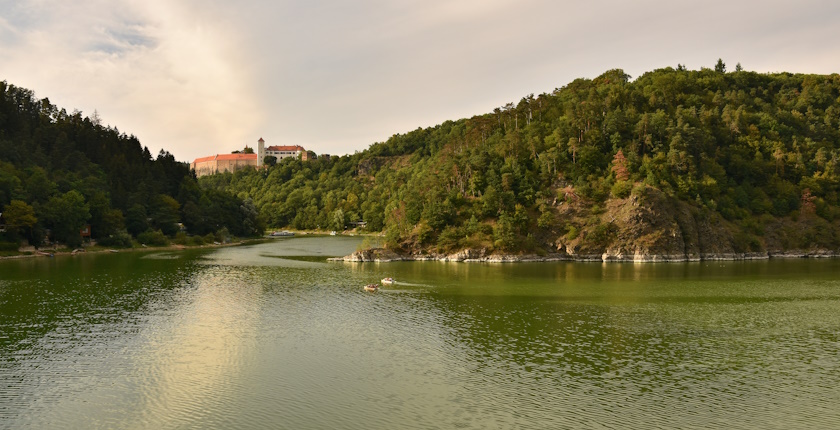 Bulgarian firm install pilot hydropower plant pontoon Danube