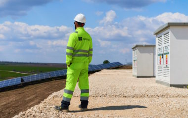 Solaris Holding large hybrid renewable energy park Bulgaria