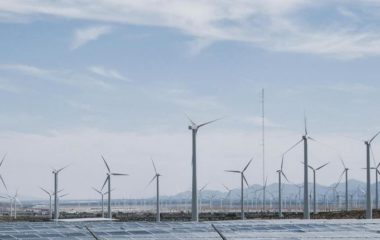 hidroelectrica wind solar projects