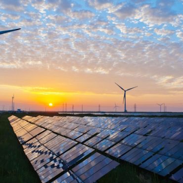 World adds record 814 GW of solar wind in 2025