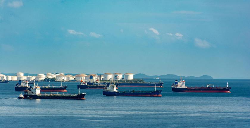 oil tanker gas iran war prices