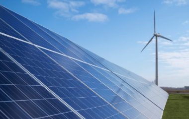 Greece integrates RED 3 directive, pushes for faster renewables licensing